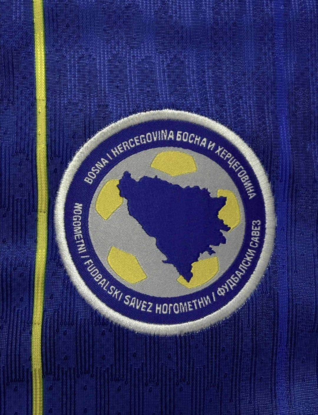 Bosnien Kurzarm blau mit Beflockung